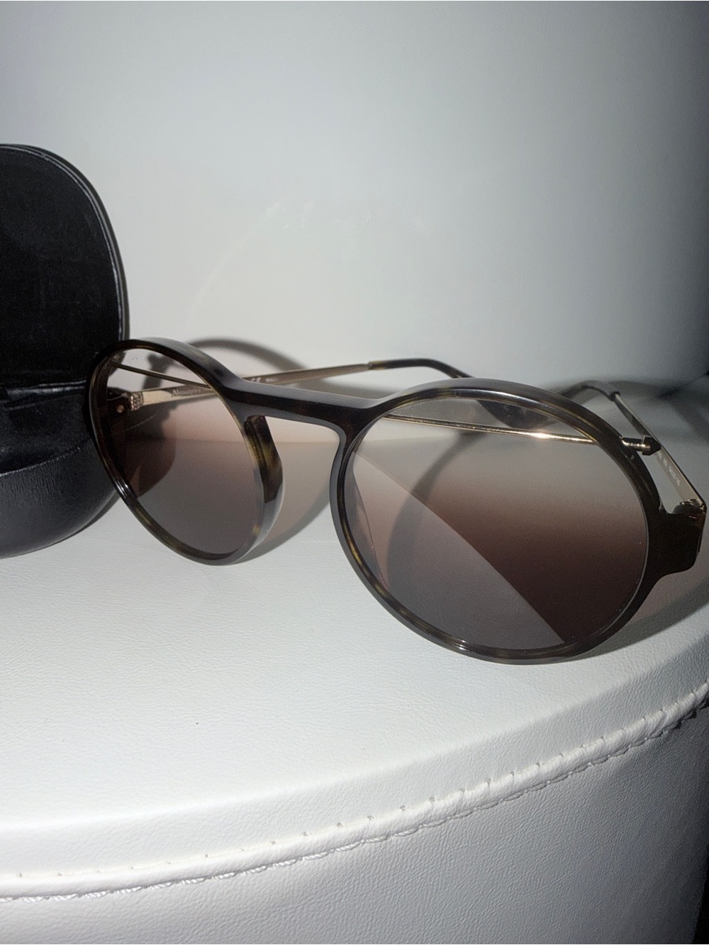 Alexander McQueen Round Tortoiseshell Sunglasses with Brown Gradient Lenses